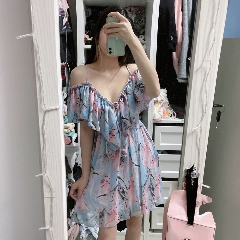 ▫️V Neck Dress